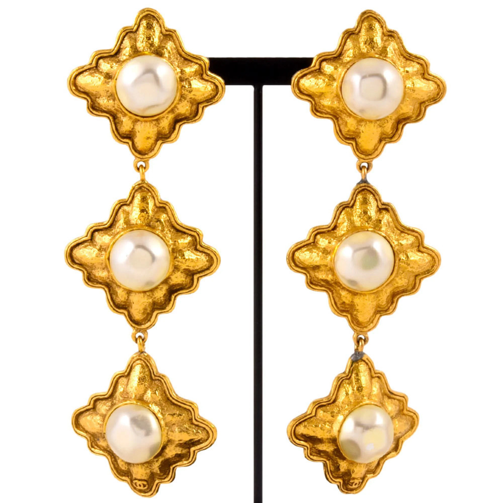CHANEL Gold Diamond Earrings